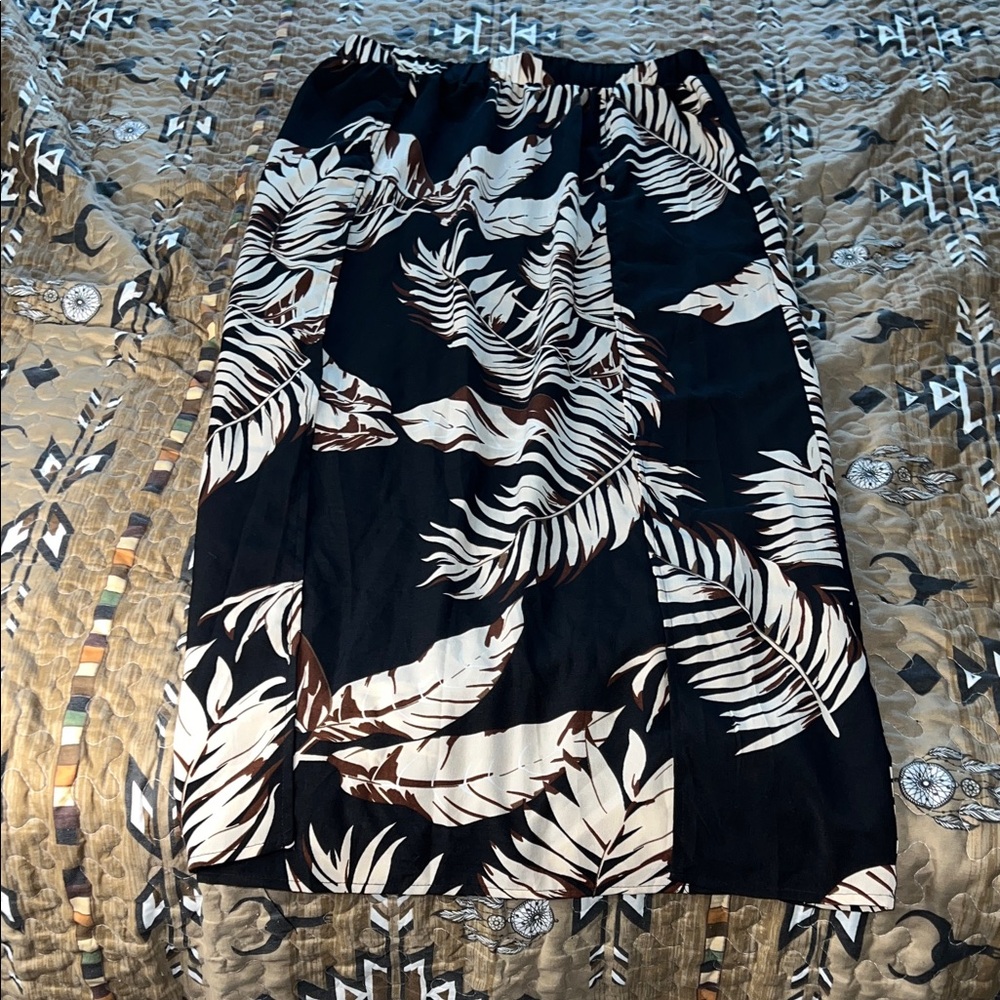 SHEIN Black and White Leaf Print Midi Skirt